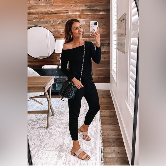 Navy blue jump suit size medium - stretchy and lightweight - Picture 3 of 12